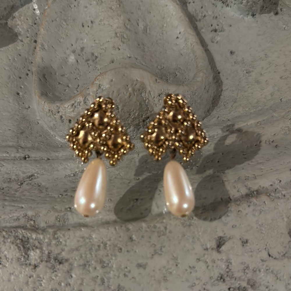 Vintage Dauplaise Gold and Cream Pearl Drop Earrings